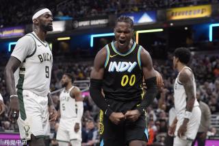 在他们面前 在他们面前